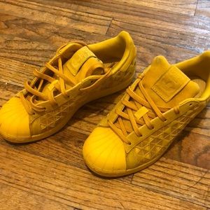 Adidas women’s sneakers size 8